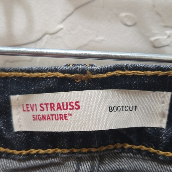 Levi's Men's Dark Blue Bootcut Jeans - Picture 2 of 9